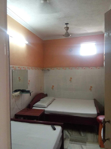 Room 4, MN Guest House, Chennai