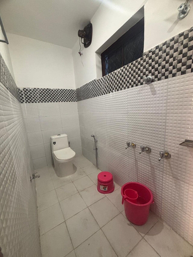 Bathroom 3, Yash Homestay Huddu, Rudraprayag