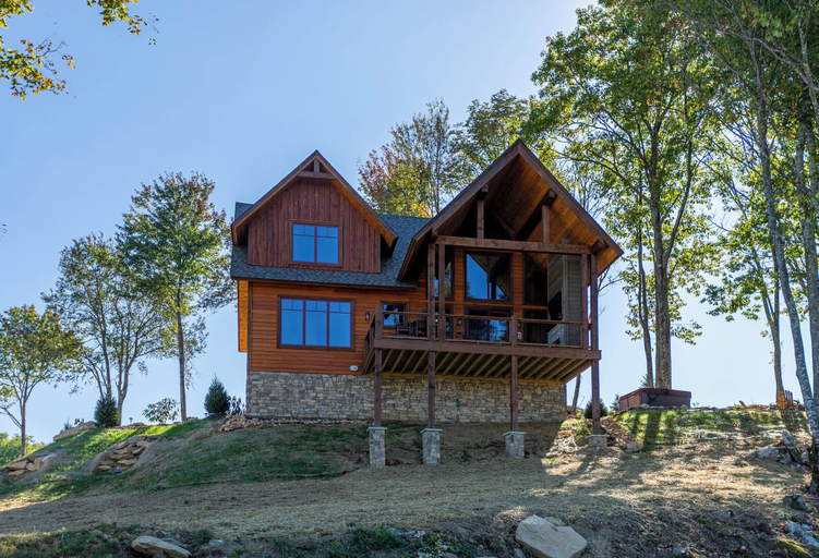 Interior 4, Evergreen at Eagles Nest, Avery