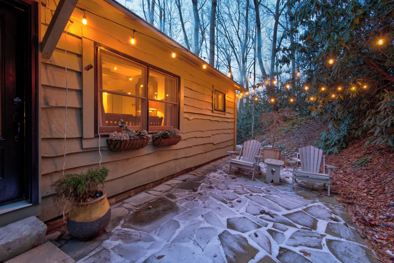 Interior 4, Orchid Cabin, Watauga