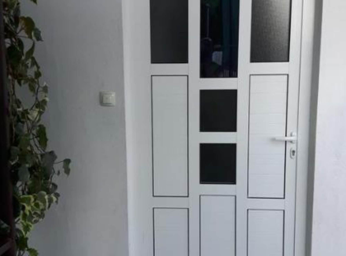 Room 2, Seaview Family Apartment With Grand Terrace, Omiš