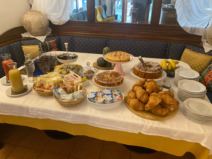 Breakfast buffet, BikeHotel Abete, Foggia