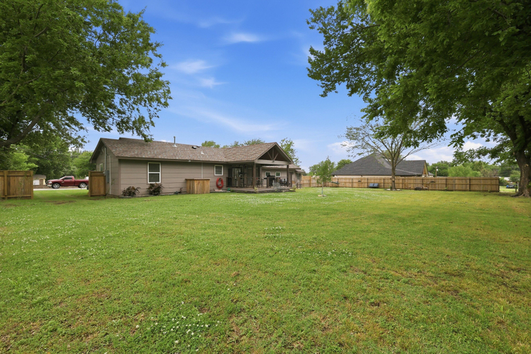 Exterior 4, Modern Farmhouse 3br Tulsa Oasis 3 Bedroom Home, Tulsa