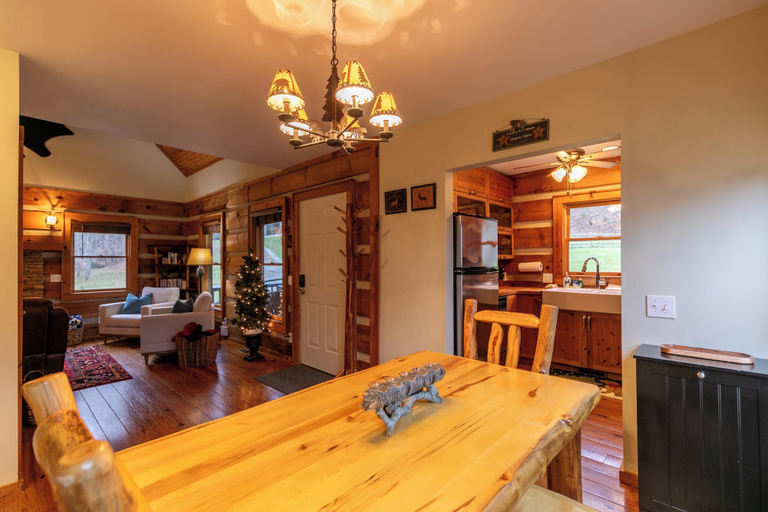 Interior 2, Valle Creek Cabin, Watauga