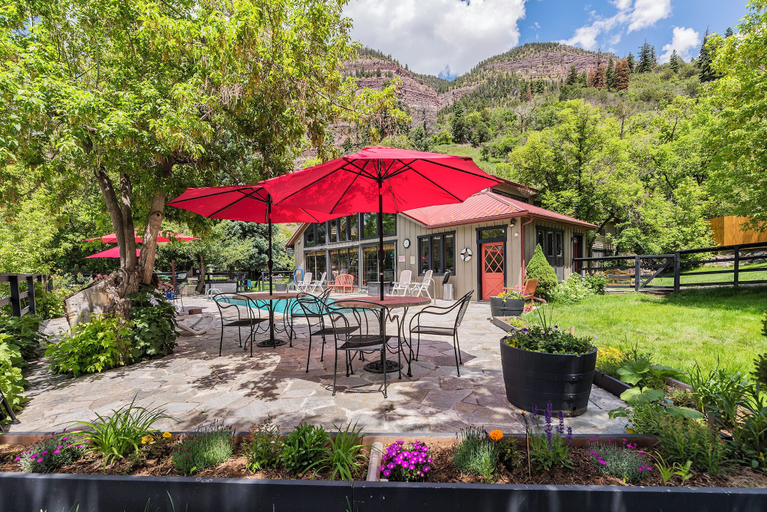 Outdoor dining, Wiesbaden Hot Springs Hotel & Spa, Ouray