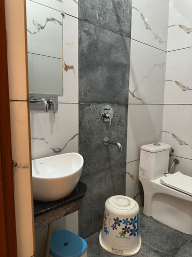 Bathroom 2, Mithilesh Hotel, Kaithal