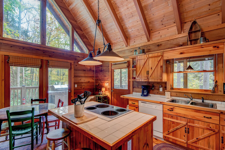 Interior 2, Bucks Cabin - Minutes From Downtown, pet Friendly, Watauga