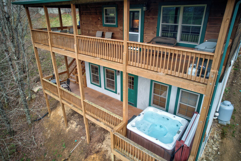 Others 2, A Happy Roost, Watauga