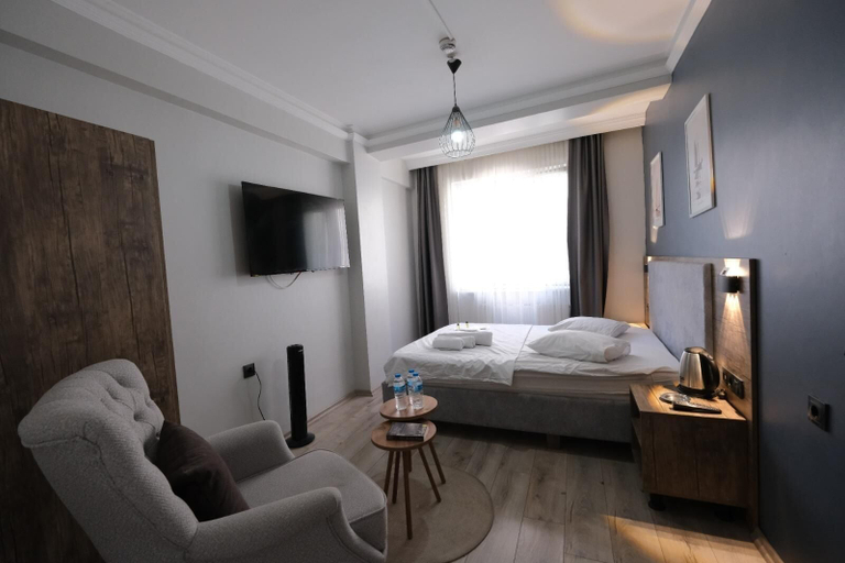 Room 2, Luna Suites Hotel, Merkez