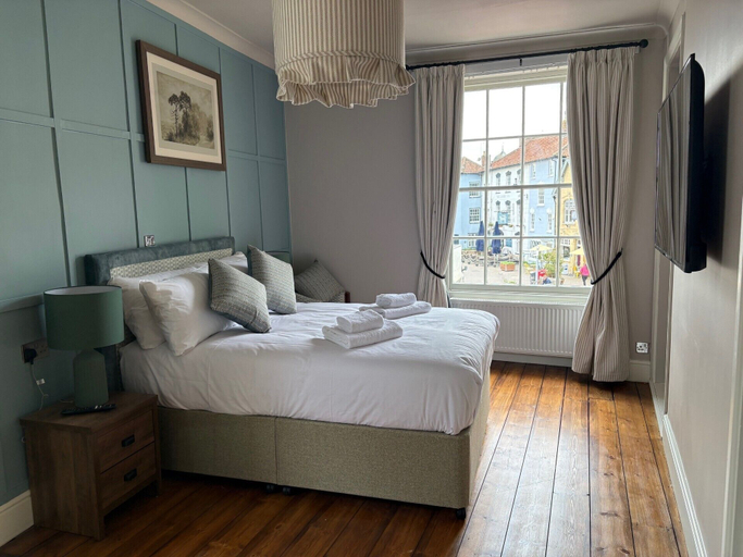 Room 4, Oak House, Somerset