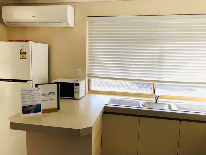 Private kitchen 2, Apiwa Preston Beach Front Apartments, Waroona