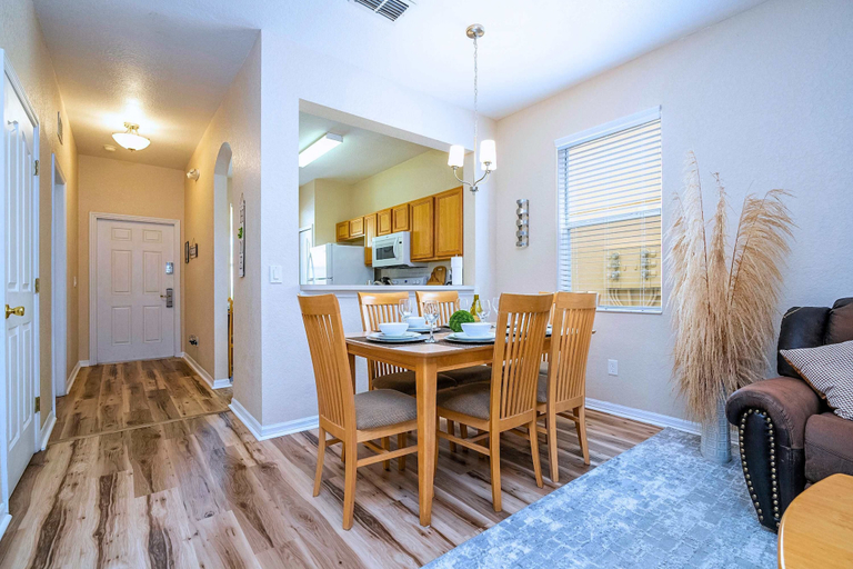 Interior 5, Spacious Townhome Near Disney, Free Parking, Polk