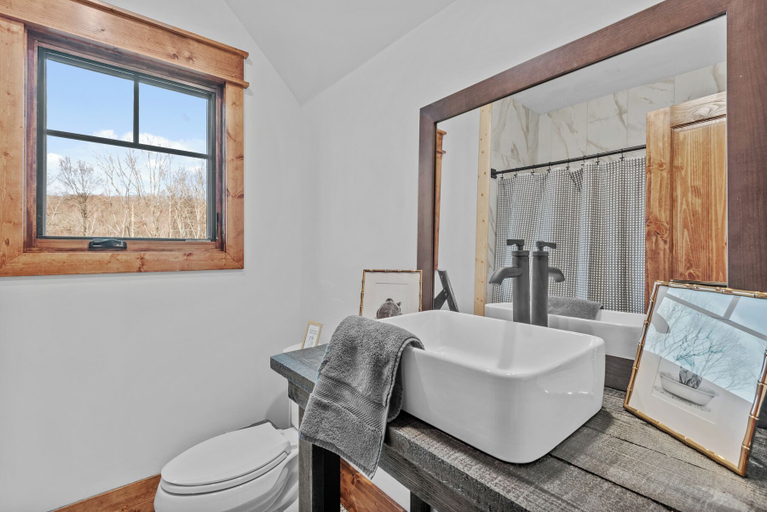 Interior 2, It Was All a Dream at Eagles Nest, Avery