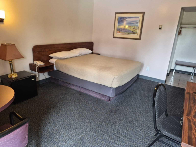 Room 3, Algonquin Motor Lodge, Division No. 11