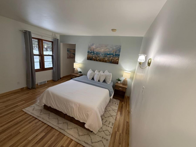 Room 5, Scott's Superior Inn and Cabins, Ontonagon