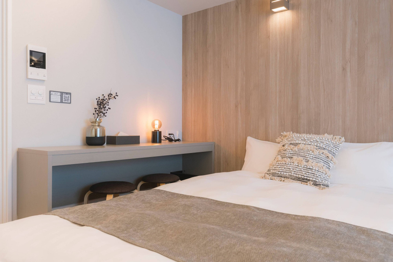 Room 4, b&Hanazono2, Osaka