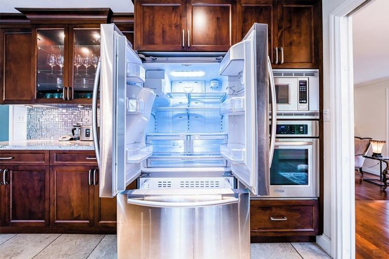 Shared kitchen facilities, Comfortable Room in a Shared Home, Greater Vancouver