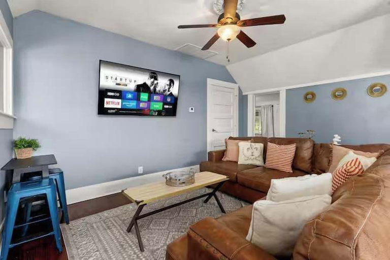 Living room, Family-friendly Stay A Happy Getaway!, Bexar