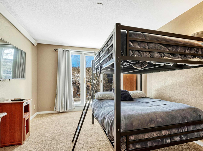 Bedroom 3, Crestview Place Mountain View, Balcony & Shuttle, Grand