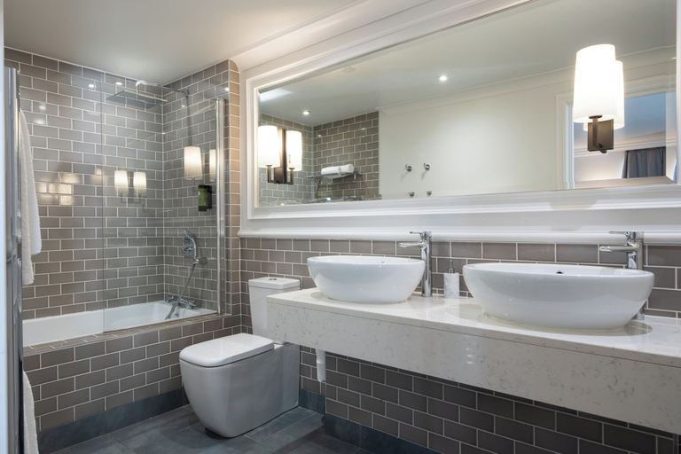 Bathroom 3, Ivanhoe Hotel, Lisburn and Castlereagh