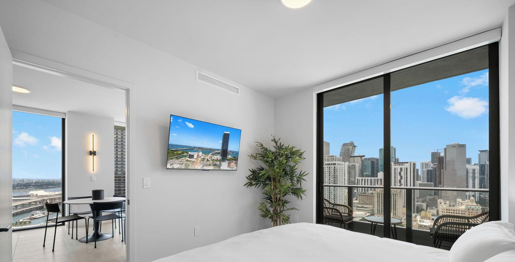 Room 5, 501 - 3301, Miami-Dade