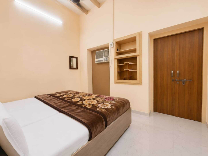 Room 2, Hotel Jannat Palace Near Jama Masjid, Delhi