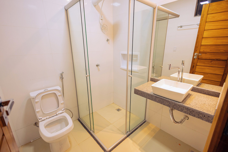 Bathroom 3, Hotel Madalena - Beiro Rio, Irituia