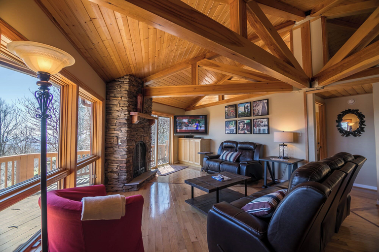Interior 5, A Nest With a View, Watauga