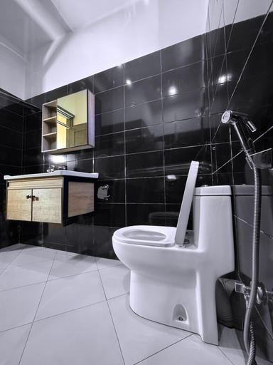 Bathroom 3, R&D Homes Kampala, Kampala