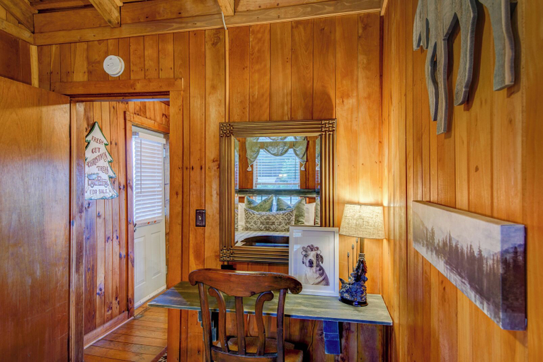 Interior 5, Pisgah Heights, Ashe