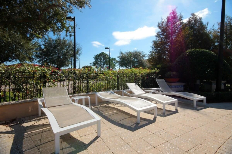 Terrace/patio 3, Spacious Disney Area Townhouse w/ Pool & Free Parking, Osceola