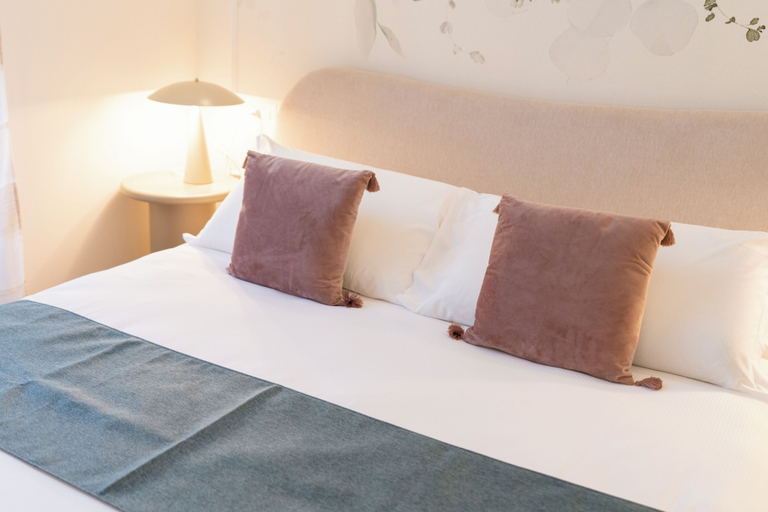 Room 2, ReRent Rooms - 81 MANZONI GUESTHOUSE, Roma