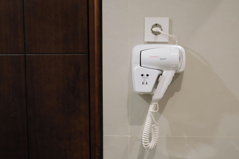 bathroom 12