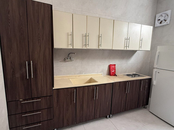Private kitchen, Alsumo Suites