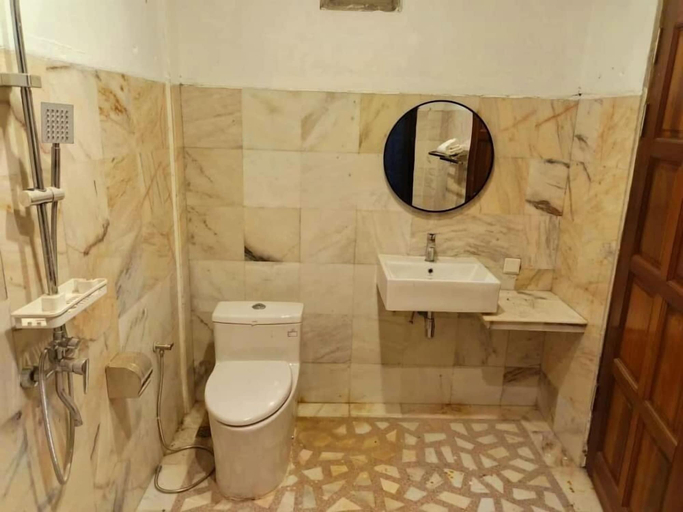 Bathroom 4, MARINA BAY RESORT TIOMAN, Mersing