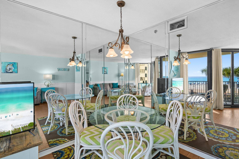 Food & Drinks, Sunbird 204w, Bay
