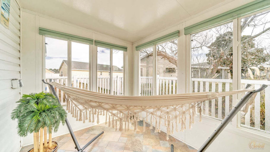 Interior 2, Cottage on Cabana Private Gated Neighborhood, Bay