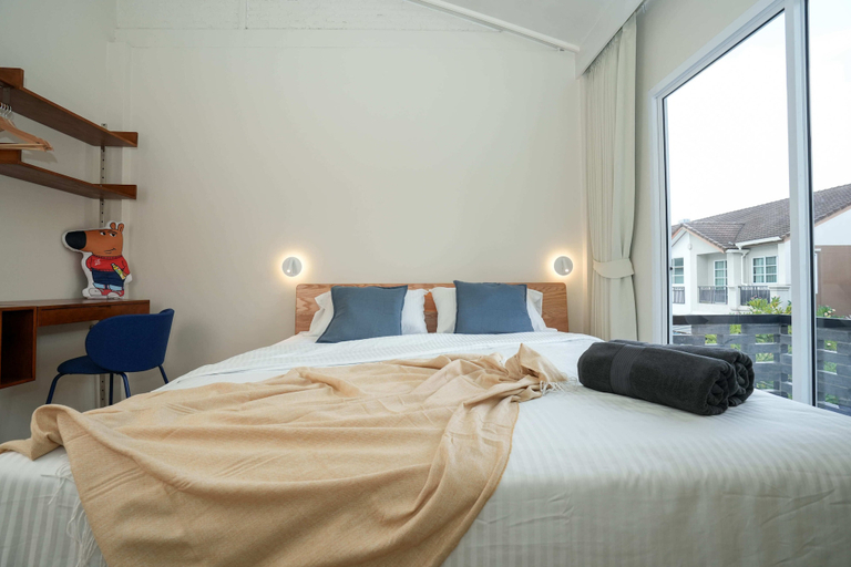 Room 5, dayonespace, Phra Khanong