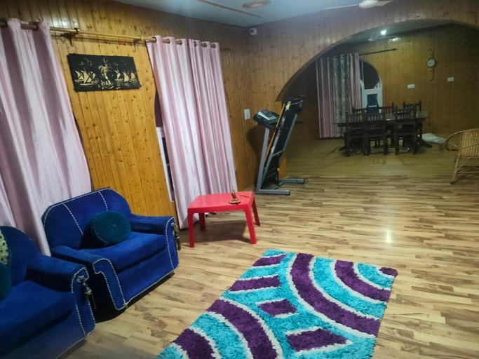 Interior, Giggle Guest House, Srinagar
