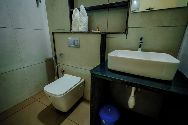 Bathroom 3, Akruthi Palm Pavilion Resort, Chikmagalur