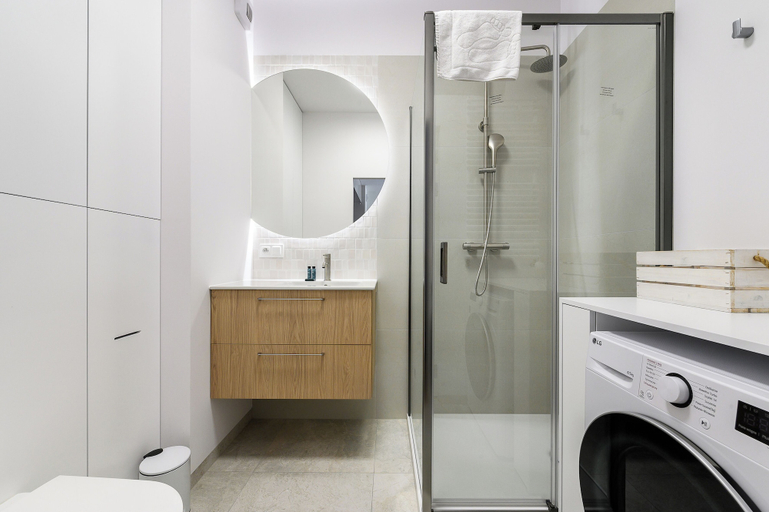 Bathroom 3, ShortStayPoland Fabryki Tewa B142, Warsaw