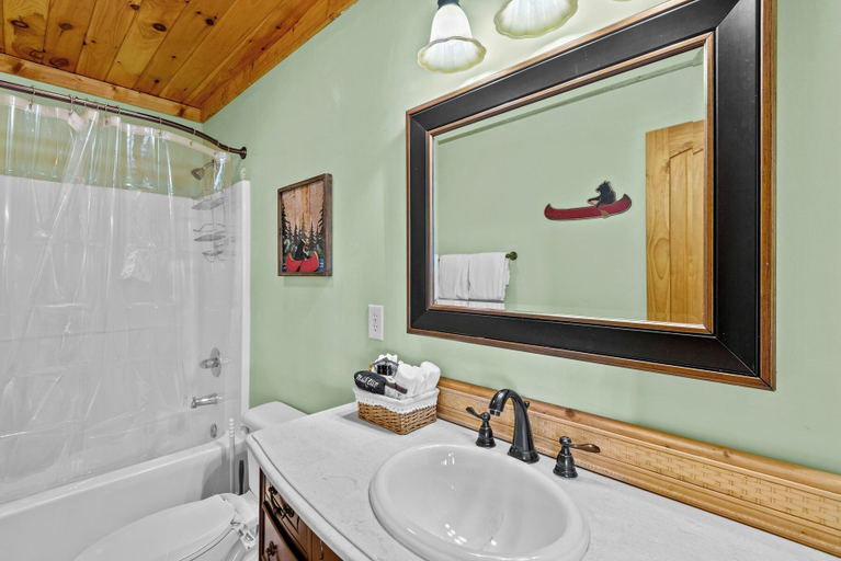 Interior 5, Beech Mountain Breeze - Views, pet Friendly, hot Tub, Sleeps 14, Watauga