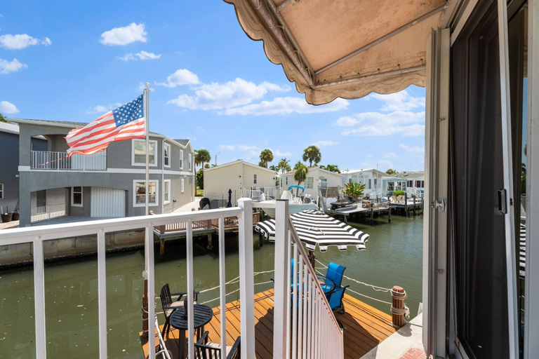 Interior 5, Island Dock House 1143, Saint Lucie