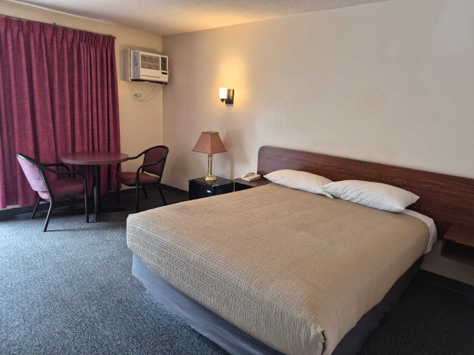 Room 4, Algonquin Motor Lodge, Division No. 11