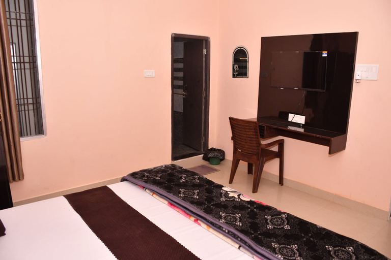 Room 2, Shree Ram Shabd Guest House, Faizabad