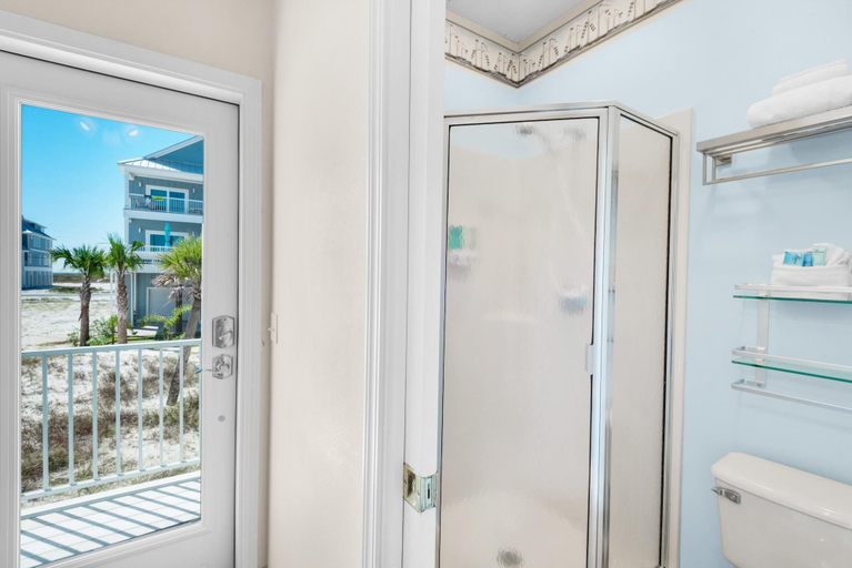 Bathroom 3, Nautilus, Escambia