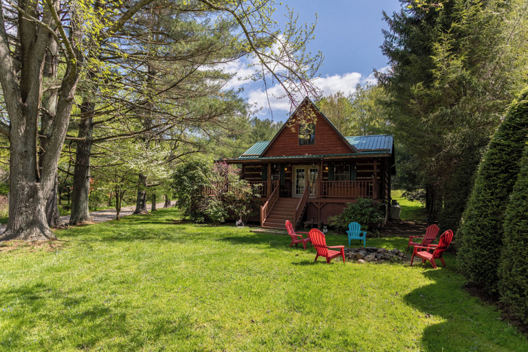 Interior 2, Bridgepoint Cabin Walk to Watauga River, hot Tub, Play in the Yard, Watauga