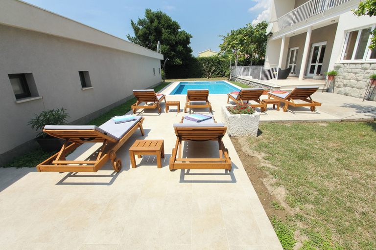 Pool 3, Holiday Home Bajelo, Kaštela