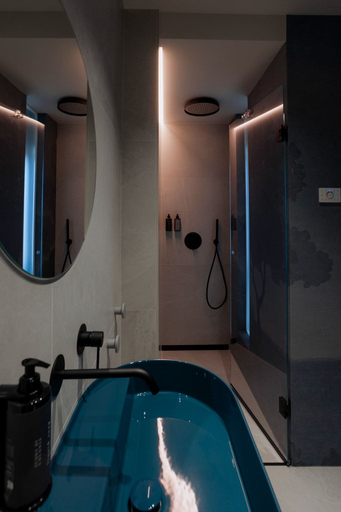 Bathroom 5, Octantis, Matera