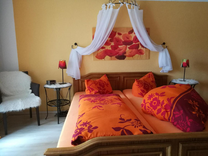 Bedroom 2, Wohlfuhlgastehaus Eva-Maria Schatzle, Schwarzwald-Baar-Kreis
